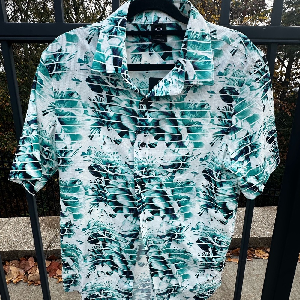 Oakley Green and White Casual Button Down Shirt